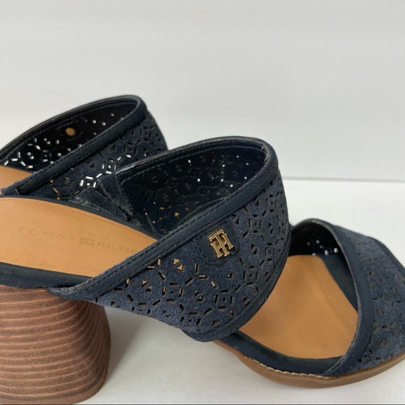 Tommy Hilfiger Women’s Blue Laser Cut Stacked Block Heeled Sandals 
Size 8.5 - Picture 3 of 12